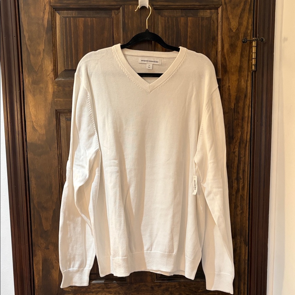 Amazon Essentials Men's V-Neck Sweater in White